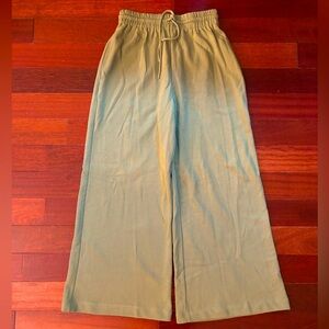 Pitaya Flare Sweatpant. Size: S/M. Color: Green.
